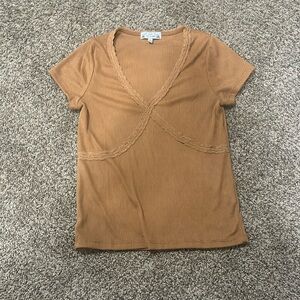 “Poof” New York. Calm, deep tawny-caramel colored summer top.